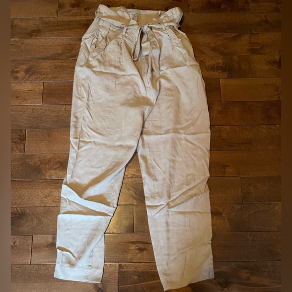 H&M Beige Paper Bag Trousers - Picture 2 of 6